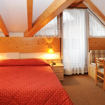 Hotel La Soldanella-3